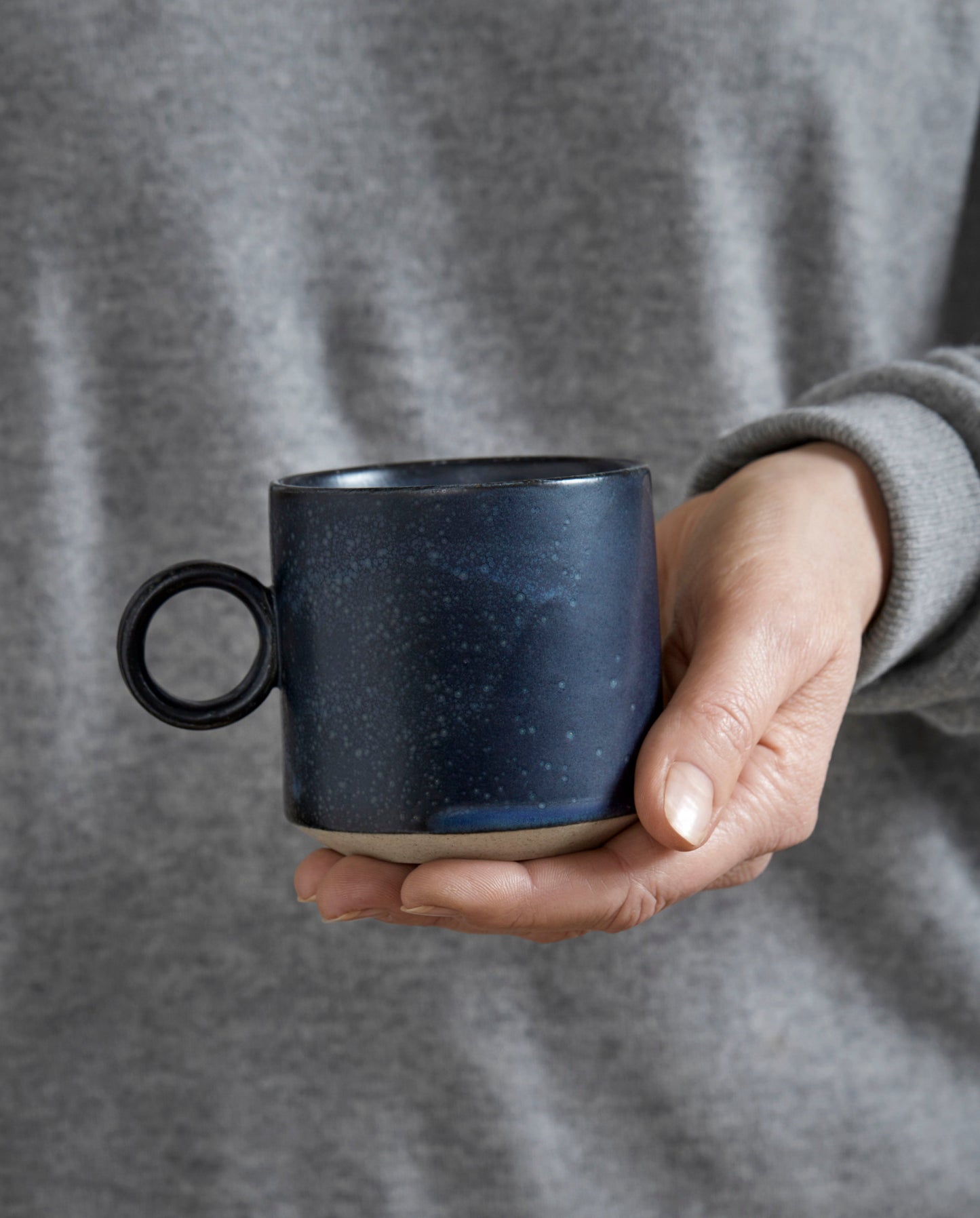 GRAINY cup w. handle - dark blue