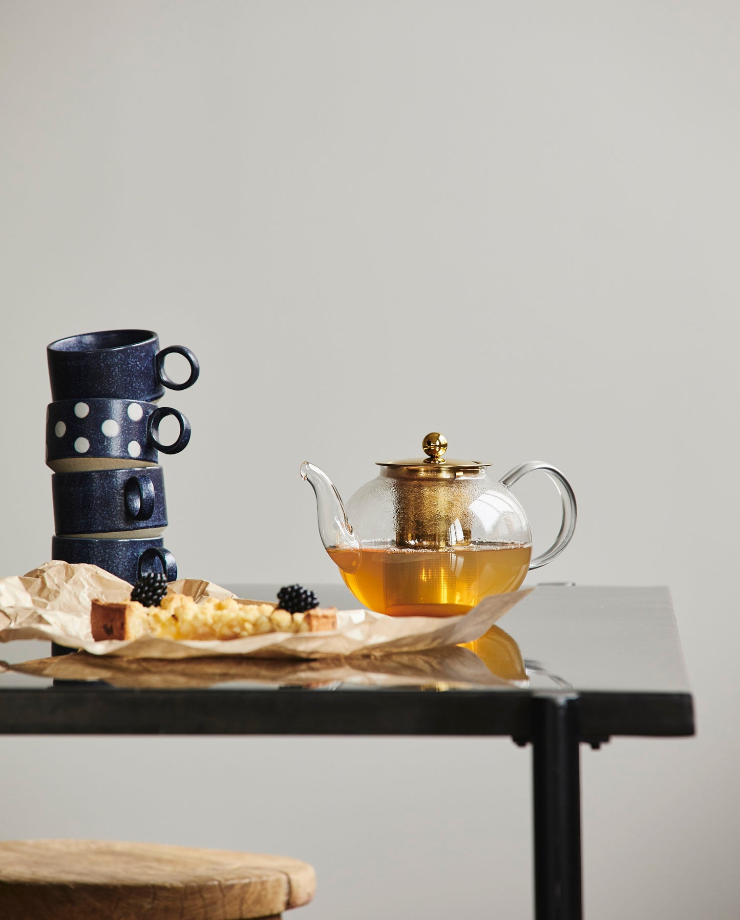GRAINY tea cup w. handle - dark blue