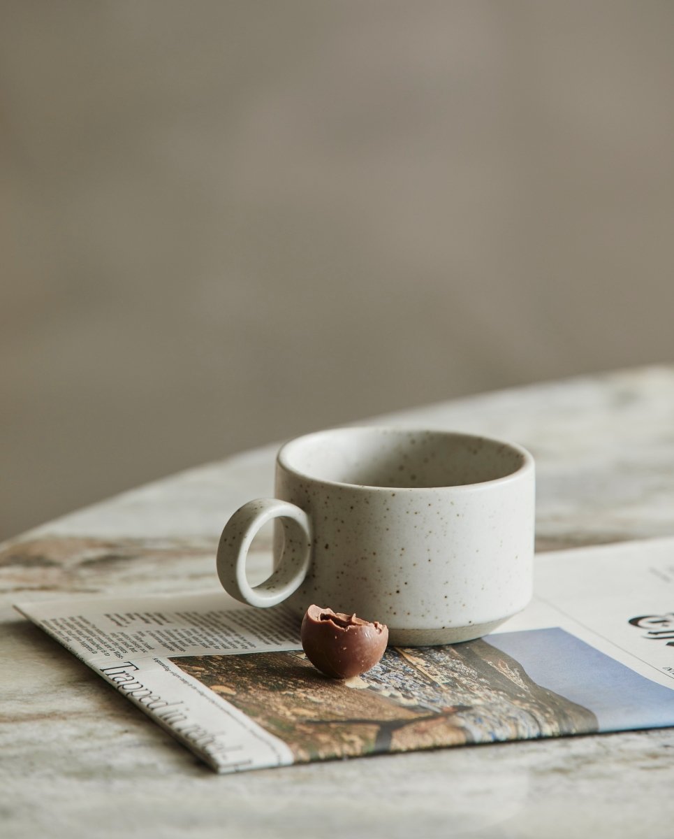 GRAINY tea cup w. handle - sand